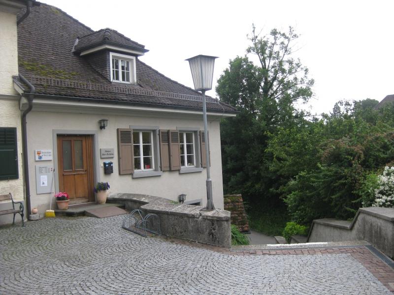 Bücherei von vorne